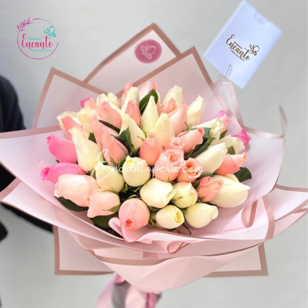 Ramo 50 rosadas con blancas
